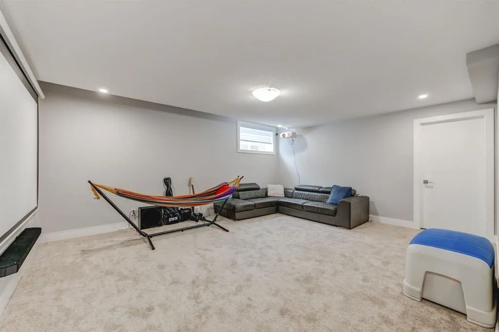 146 Yorkstone Way SW Calgary AB t2x4s2