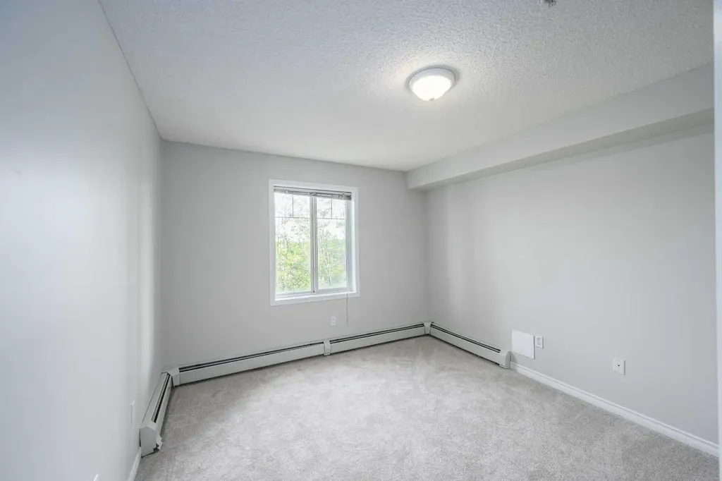 17 Country Village Bay NE Calgary AB T3K 5Z3