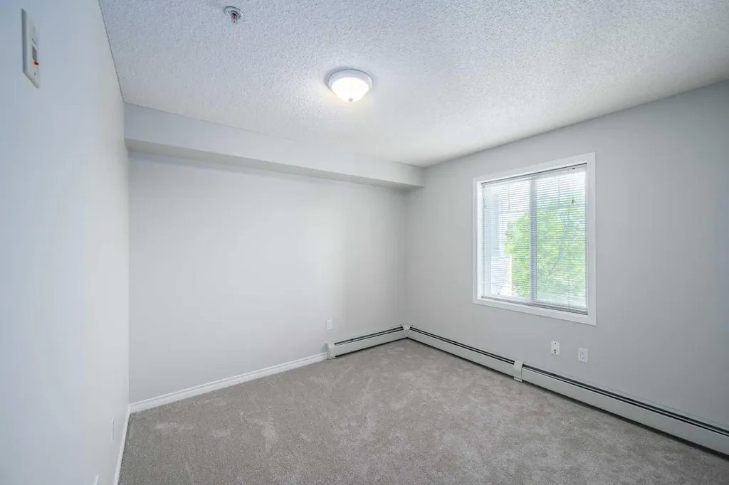 17 Country Village Bay NE Calgary AB T3K 5Z3