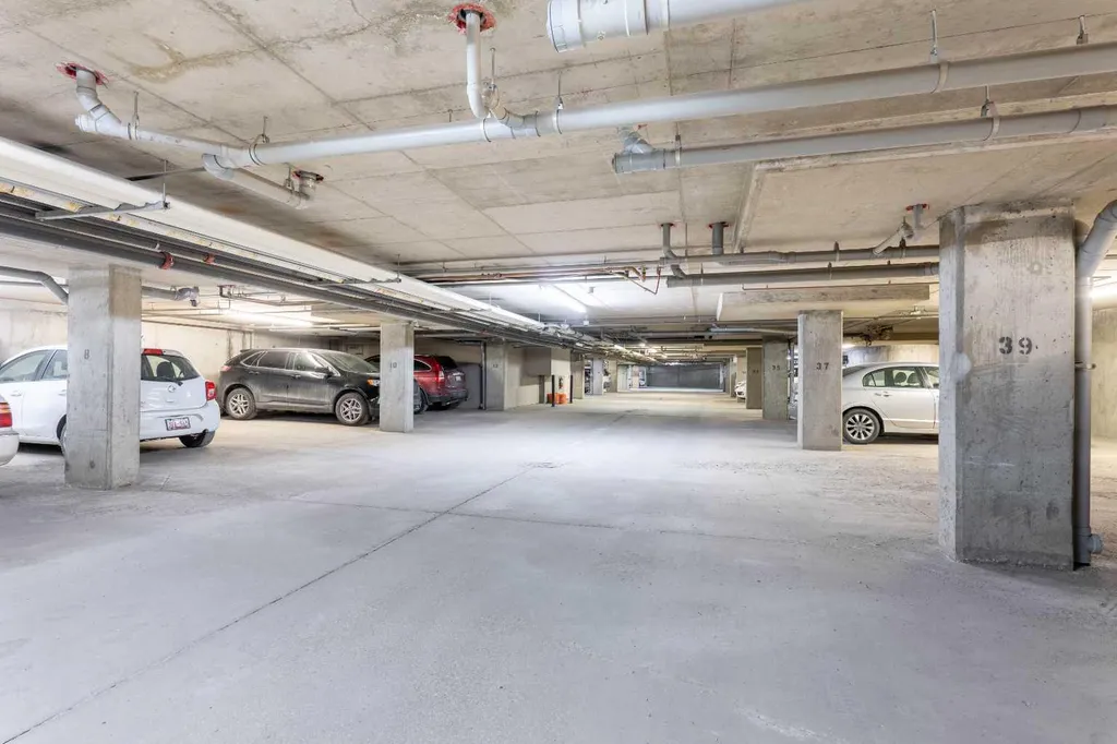 17 Country Village Bay NE Calgary AB T3K 5Z3