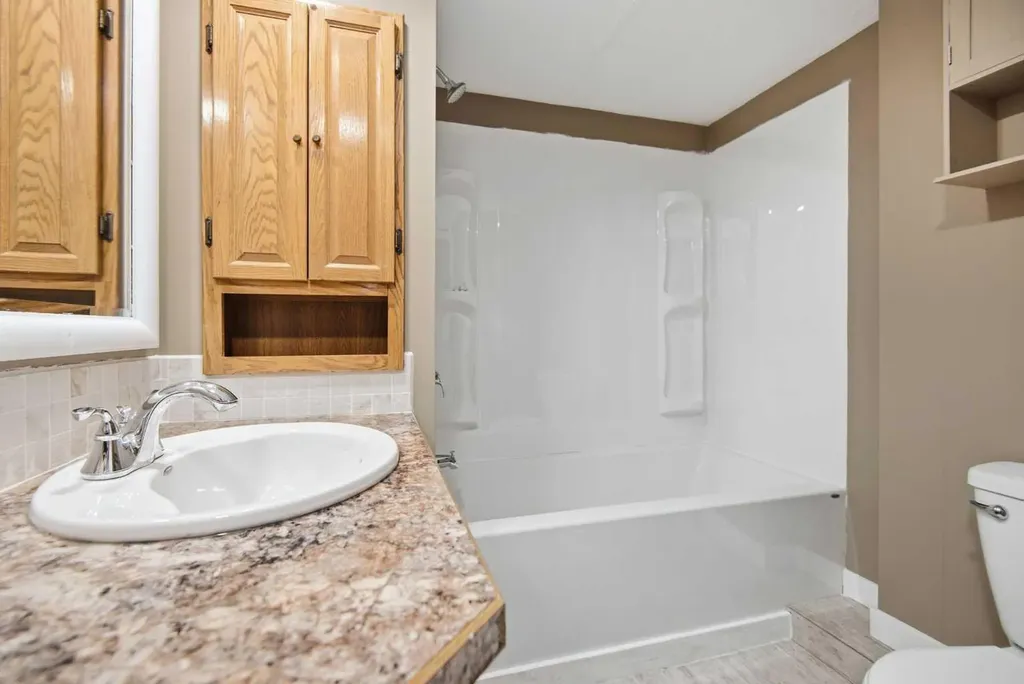 6834 59 Avenue Red Deer AB T4P 1K5