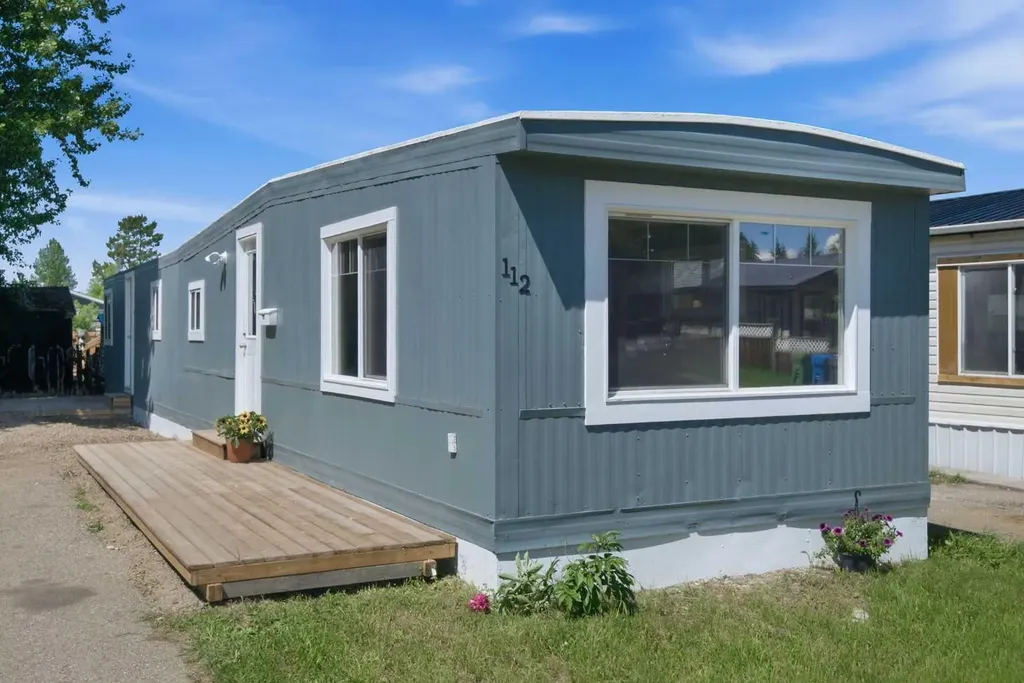 6834 59 Avenue Red Deer AB T4P 1K5