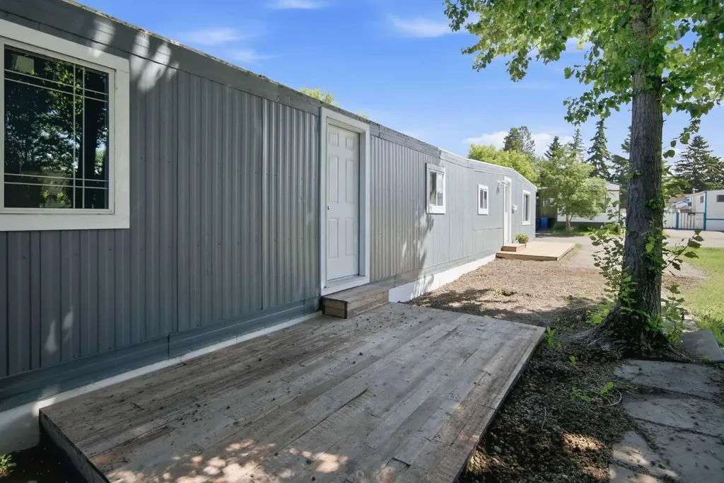 6834 59 Avenue Red Deer AB T4P 1K5