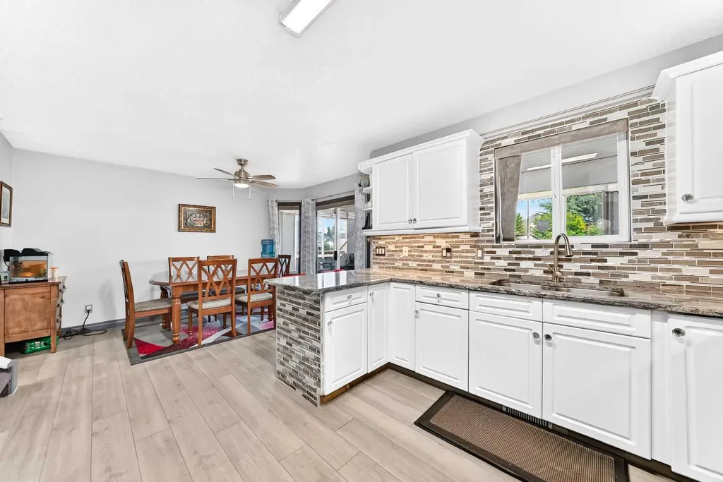 283 Applestone Park SE Calgary AB T2A 7W3