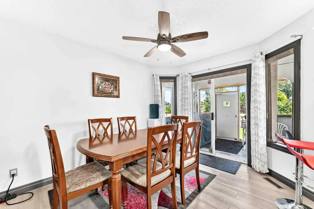 283 Applestone Park SE Calgary AB T2A 7W3