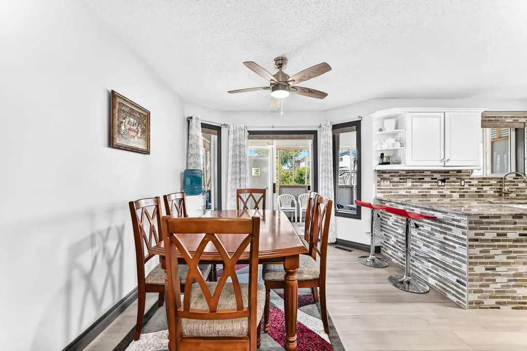 283 Applestone Park SE Calgary AB T2A 7W3