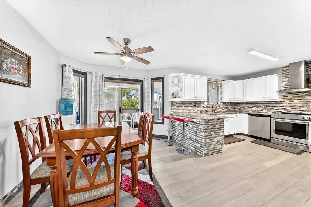 283 Applestone Park SE Calgary AB T2A 7W3