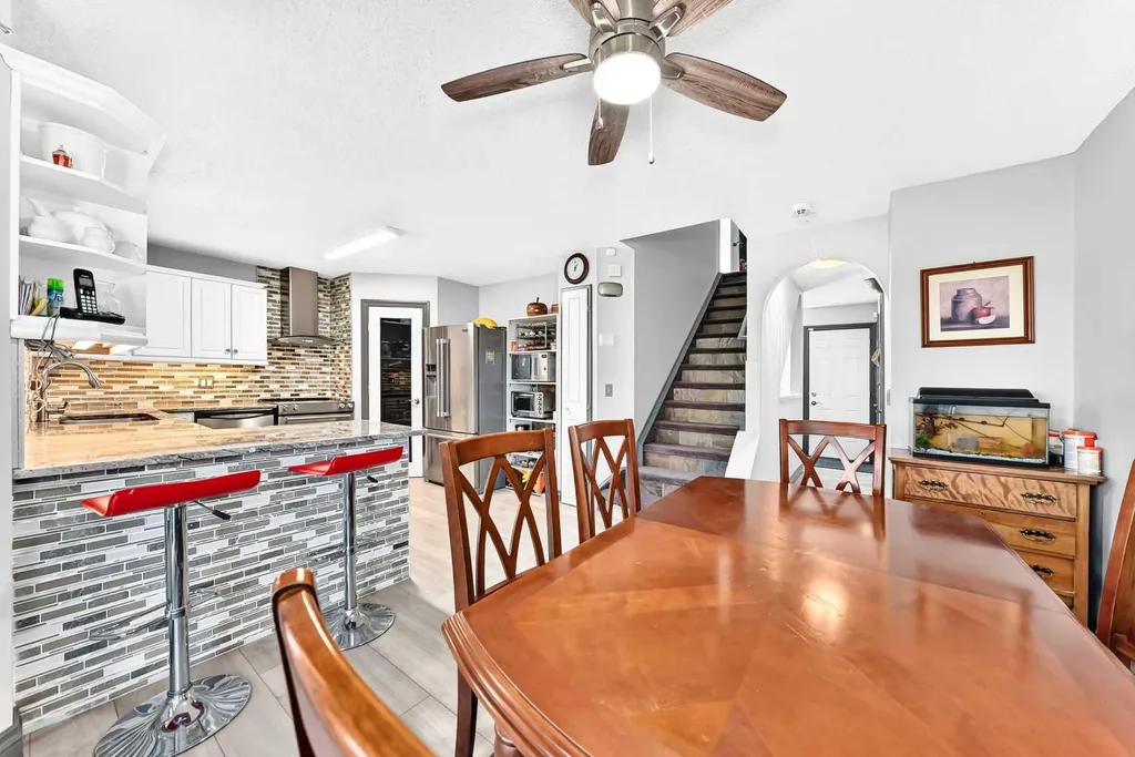 283 Applestone Park SE Calgary AB T2A 7W3