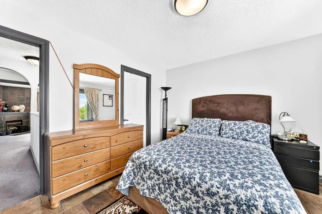 283 Applestone Park SE Calgary AB T2A 7W3