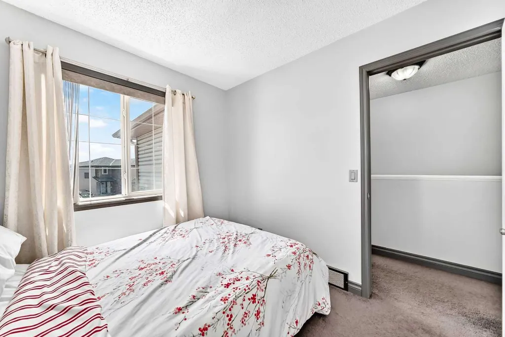 283 Applestone Park SE Calgary AB T2A 7W3