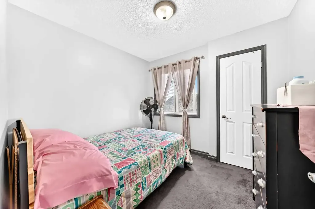 283 Applestone Park SE Calgary AB T2A 7W3
