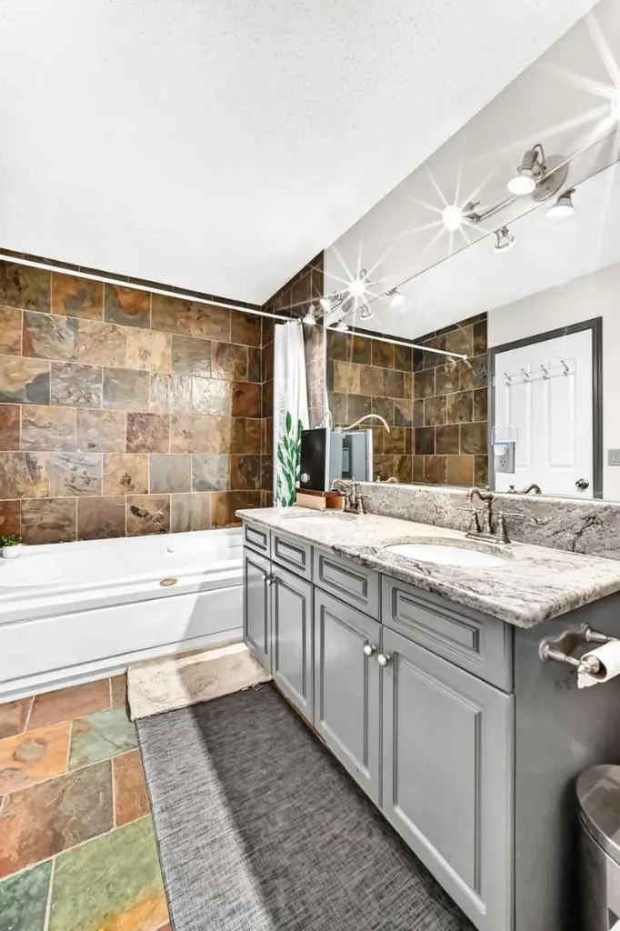 283 Applestone Park SE Calgary AB T2A 7W3