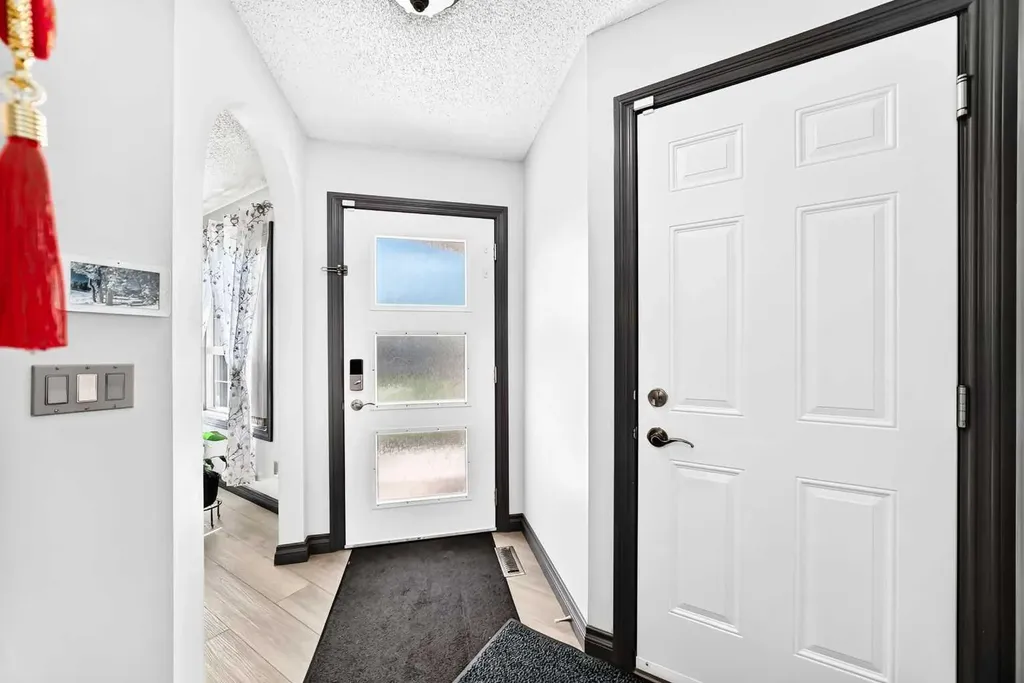283 Applestone Park SE Calgary AB T2A 7W3