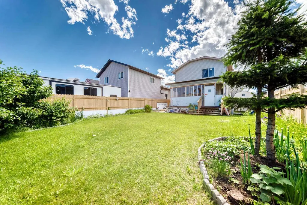 283 Applestone Park SE Calgary AB T2A 7W3
