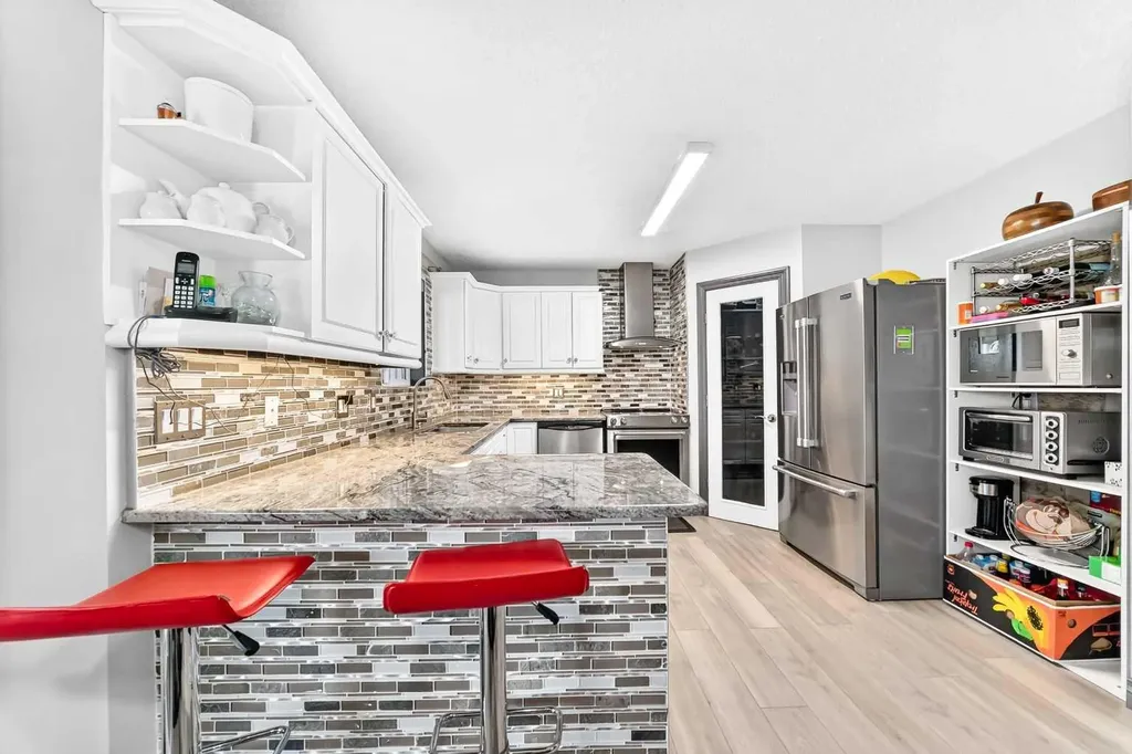 283 Applestone Park SE Calgary AB T2A 7W3