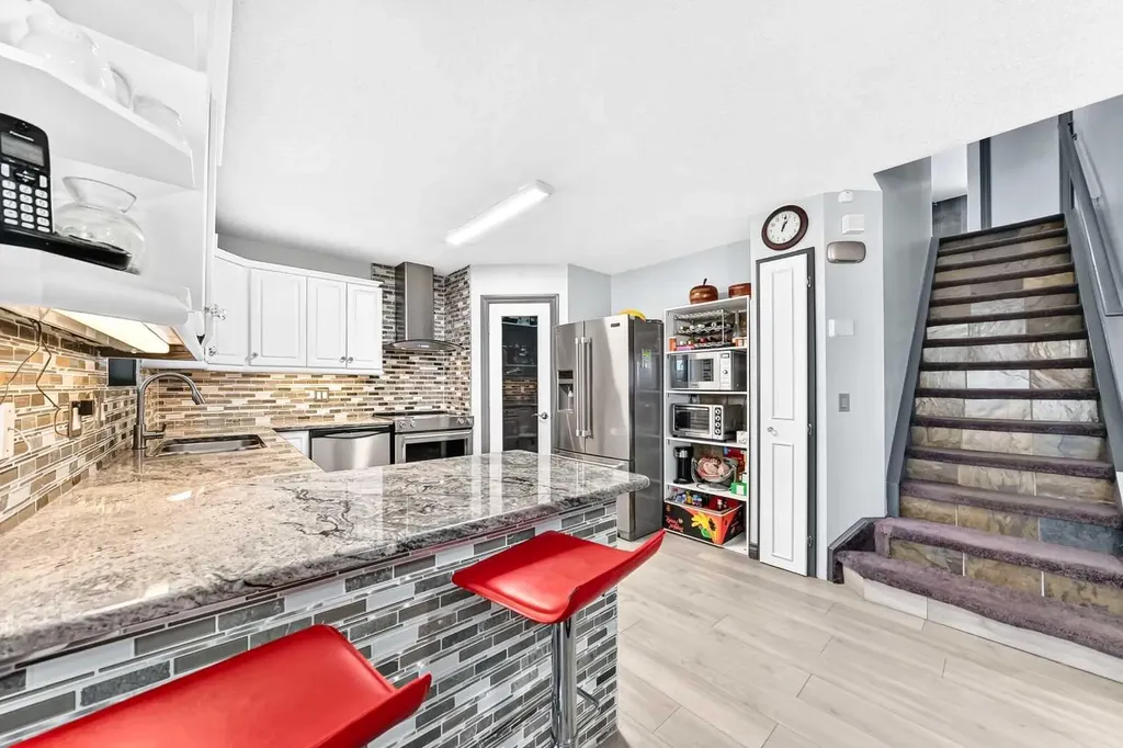 283 Applestone Park SE Calgary AB T2A 7W3