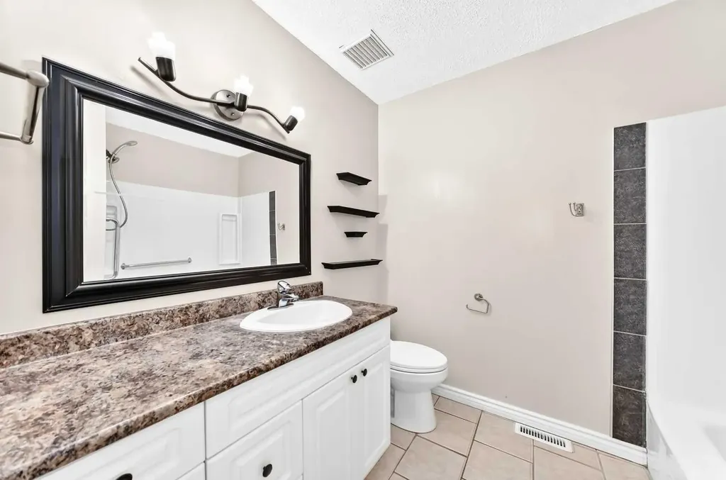 641 Whitewood Road NE Calgary AB T1Y 4A1