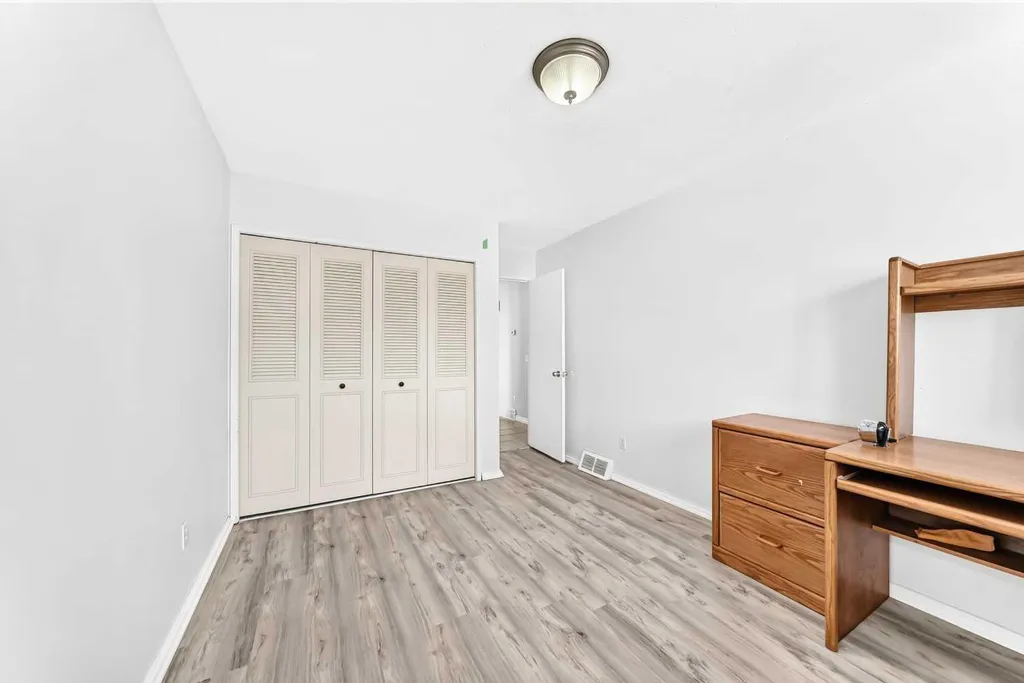 641 Whitewood Road NE Calgary AB T1Y 4A1
