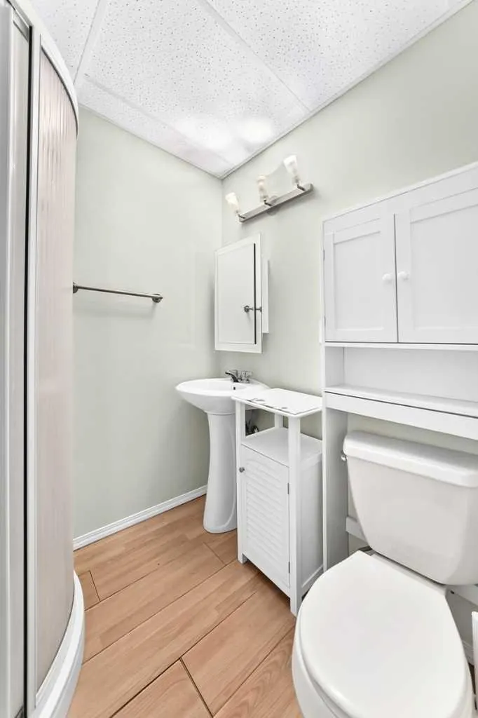 641 Whitewood Road NE Calgary AB T1Y 4A1