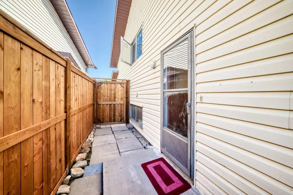 641 Whitewood Road NE Calgary AB T1Y 4A1