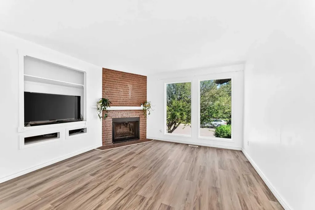 641 Whitewood Road NE Calgary AB T1Y 4A1