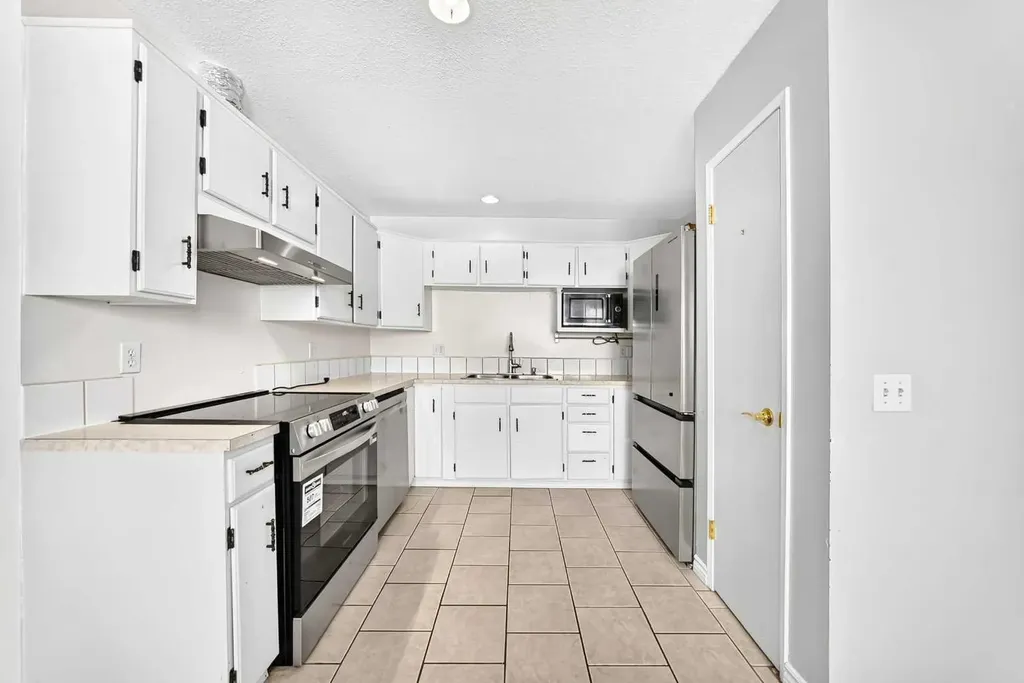 641 Whitewood Road NE Calgary AB T1Y 4A1