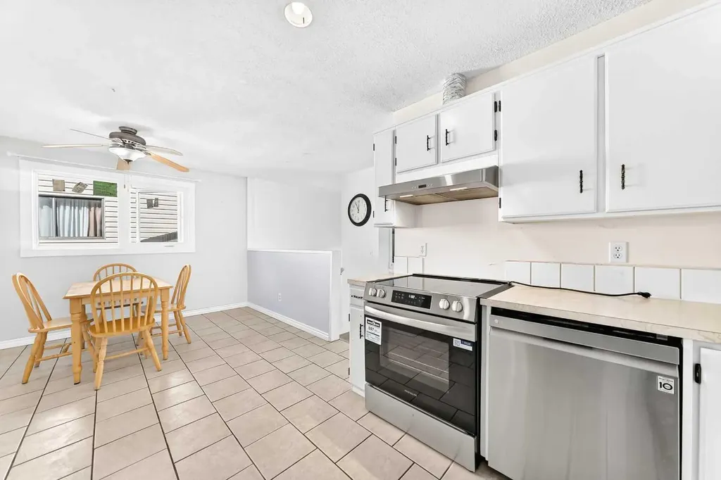 641 Whitewood Road NE Calgary AB T1Y 4A1