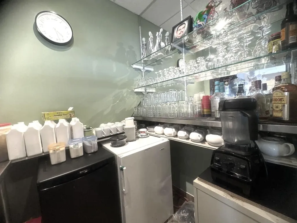 11225 30 Street SW Calgary AB T2W 4N5