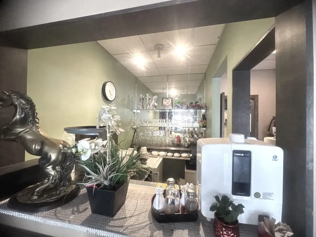 11225 30 Street SW Calgary AB T2W 4N5