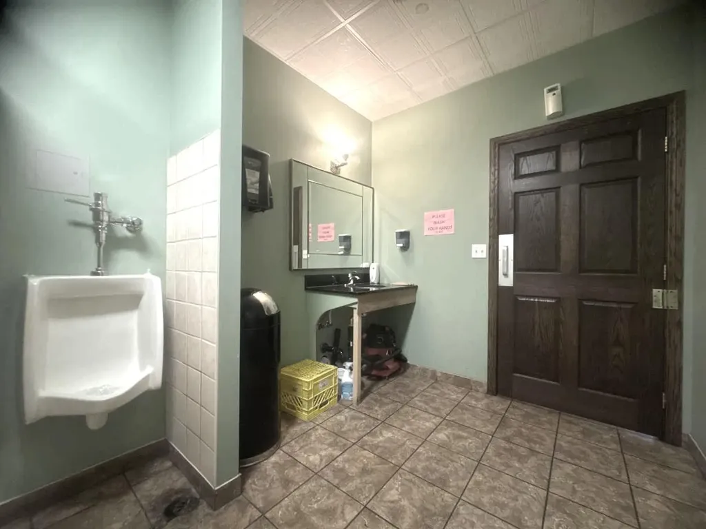 11225 30 Street SW Calgary AB T2W 4N5