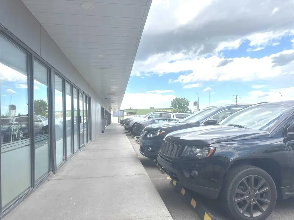 11225 30 Street SW Calgary AB T2W 4N5