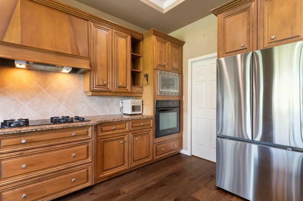 112 Gleneagles View Cochrane AB T4C 1P3