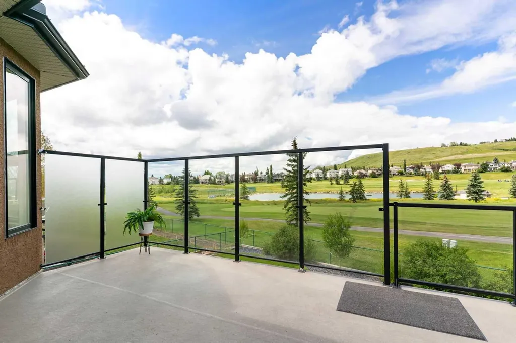 112 Gleneagles View Cochrane AB T4C 1P3