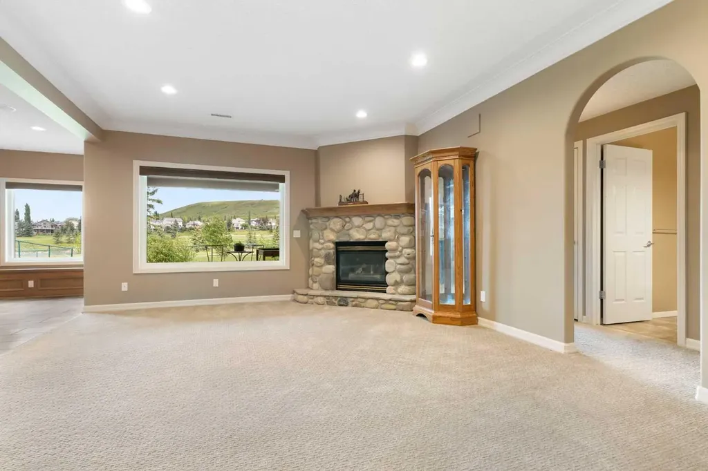 112 Gleneagles View Cochrane AB T4C 1P3