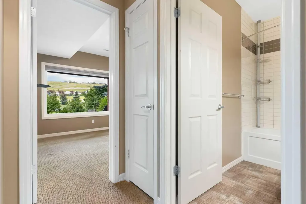 112 Gleneagles View Cochrane AB T4C 1P3