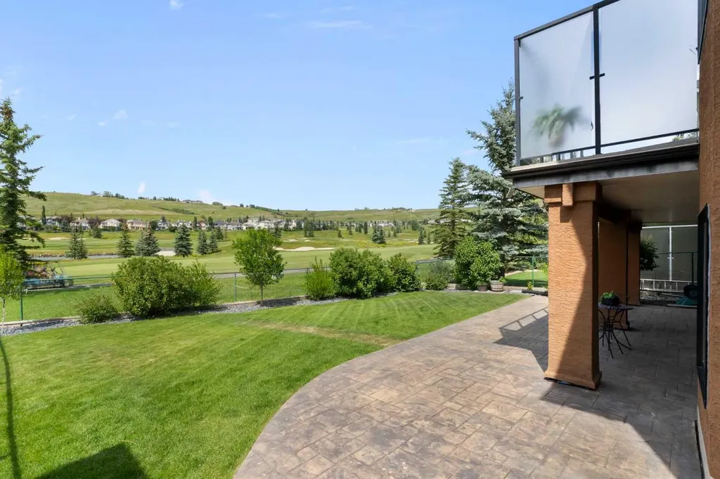 112 Gleneagles View Cochrane AB T4C 1P3
