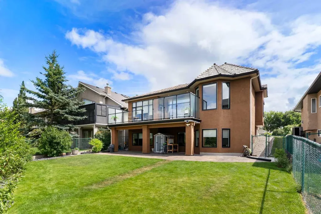112 Gleneagles View Cochrane AB T4C 1P3