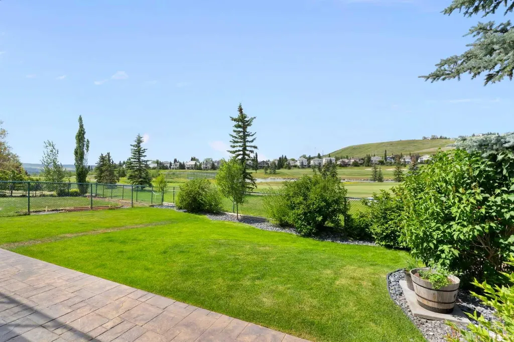 112 Gleneagles View Cochrane AB T4C 1P3
