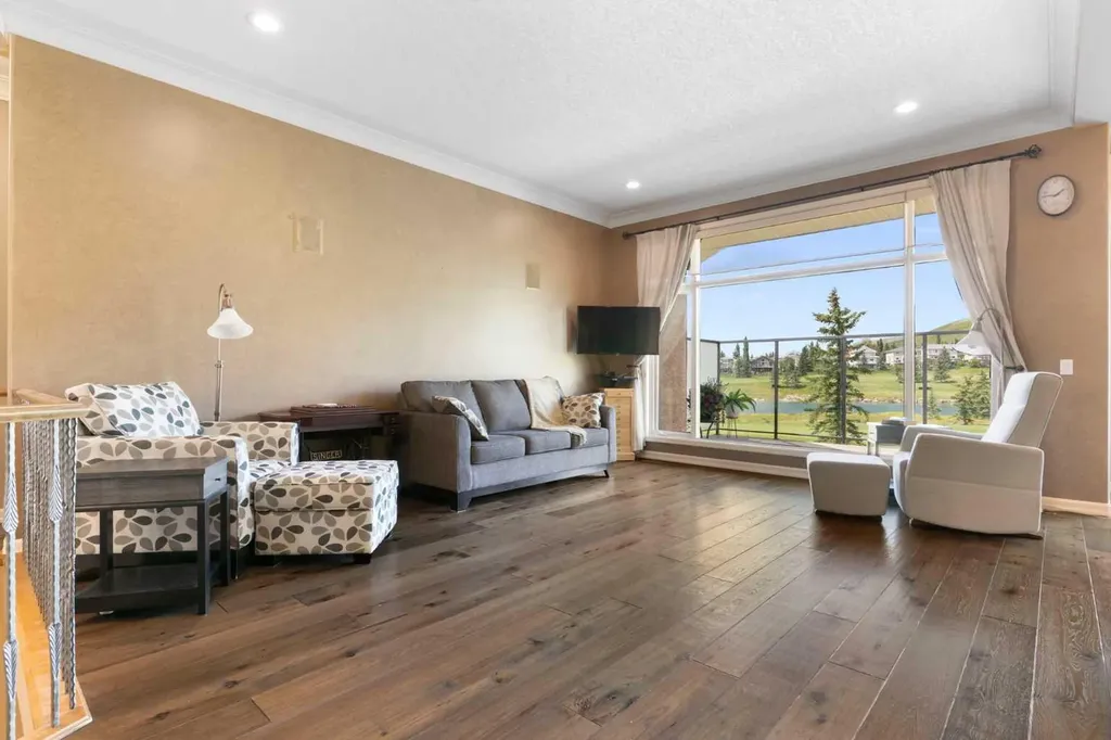 112 Gleneagles View Cochrane AB T4C 1P3