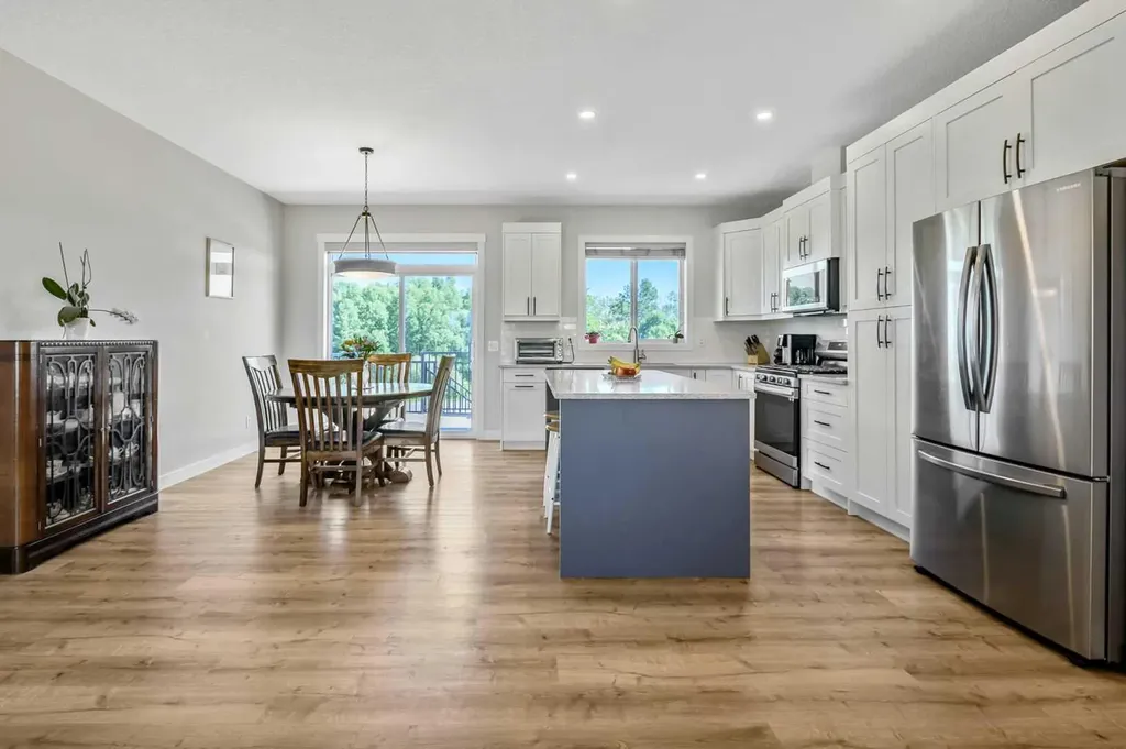 674 Anderson Close NW Diamond Valley AB T0L 2A0
