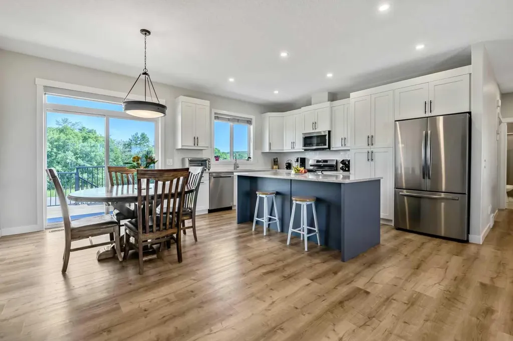 674 Anderson Close NW Diamond Valley AB T0L 2A0