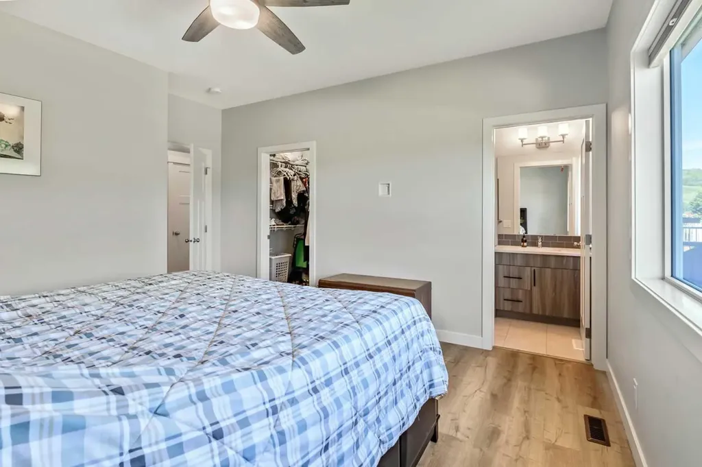 674 Anderson Close NW Diamond Valley AB T0L 2A0
