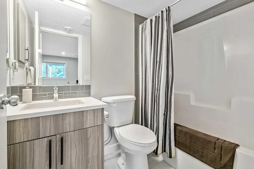 674 Anderson Close NW Diamond Valley AB T0L 2A0