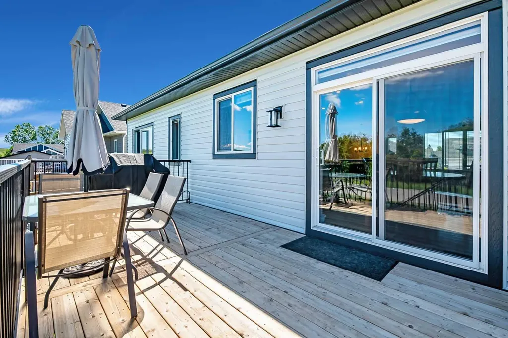 674 Anderson Close NW Diamond Valley AB T0L 2A0