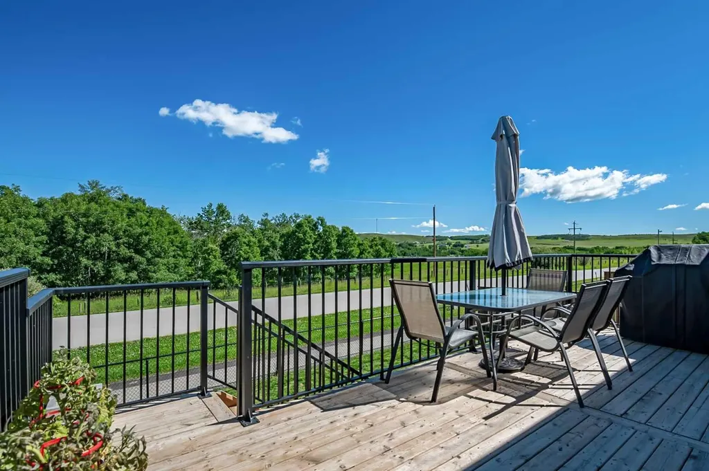674 Anderson Close NW Diamond Valley AB T0L 2A0
