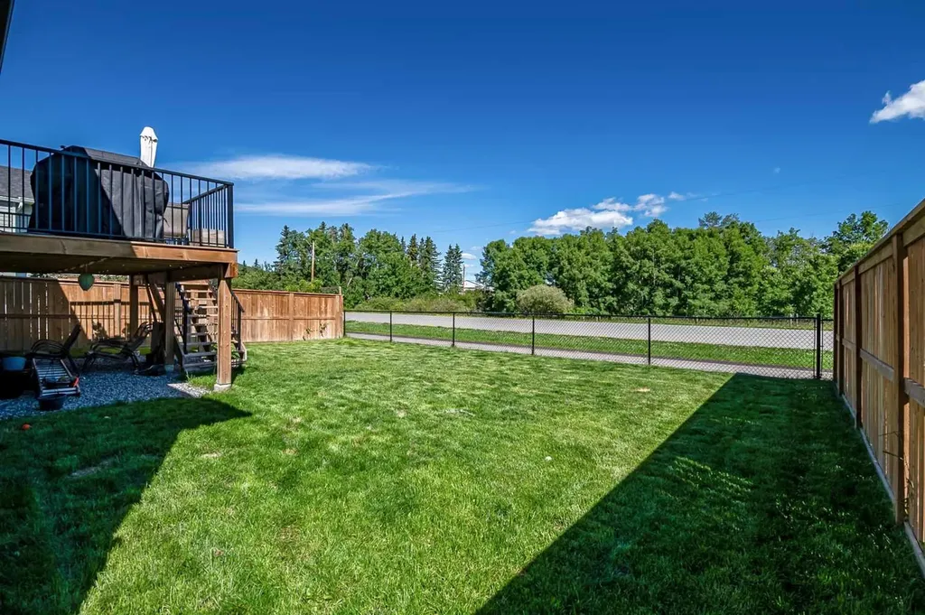 674 Anderson Close NW Diamond Valley AB T0L 2A0