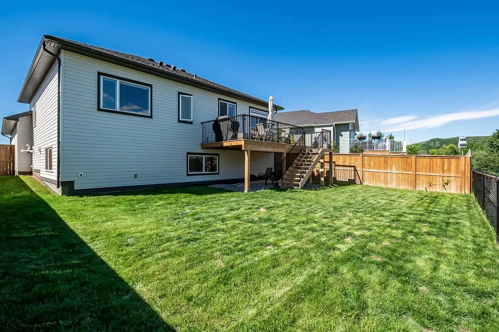 674 Anderson Close NW Diamond Valley AB T0L 2A0