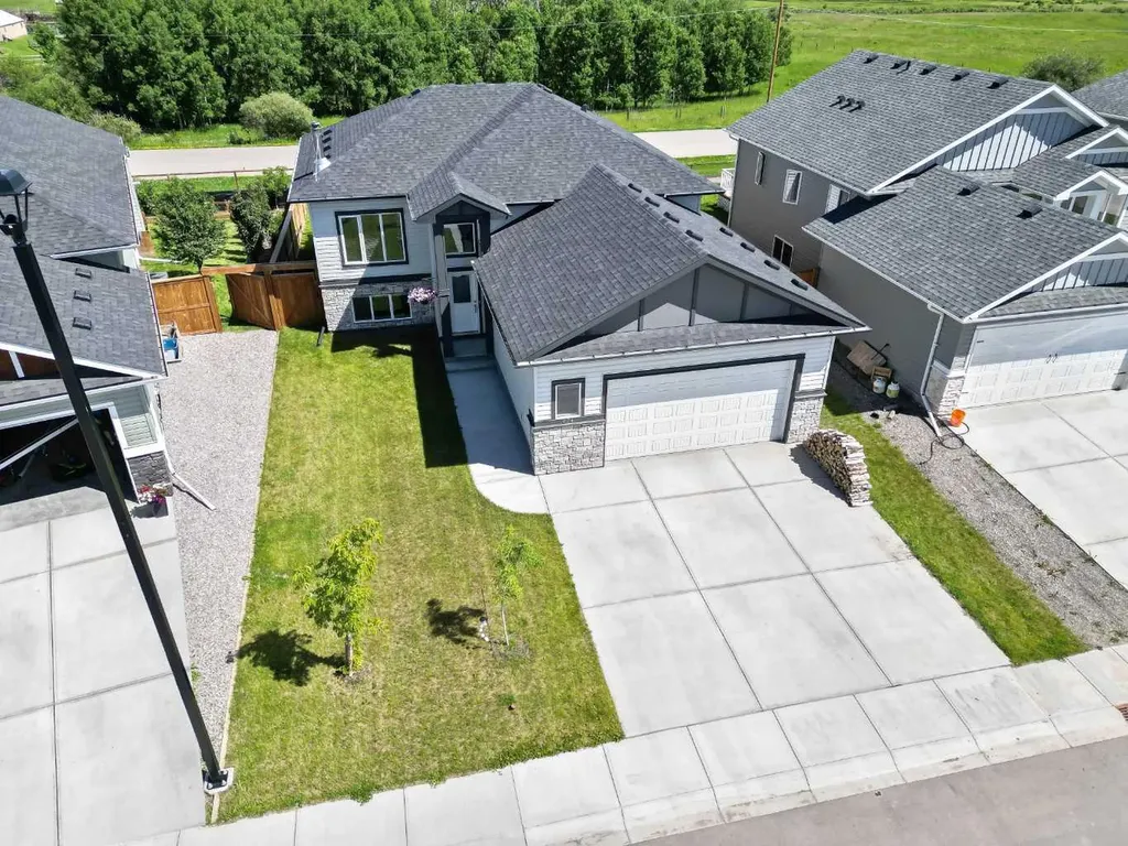 674 Anderson Close NW Diamond Valley AB T0L 2A0