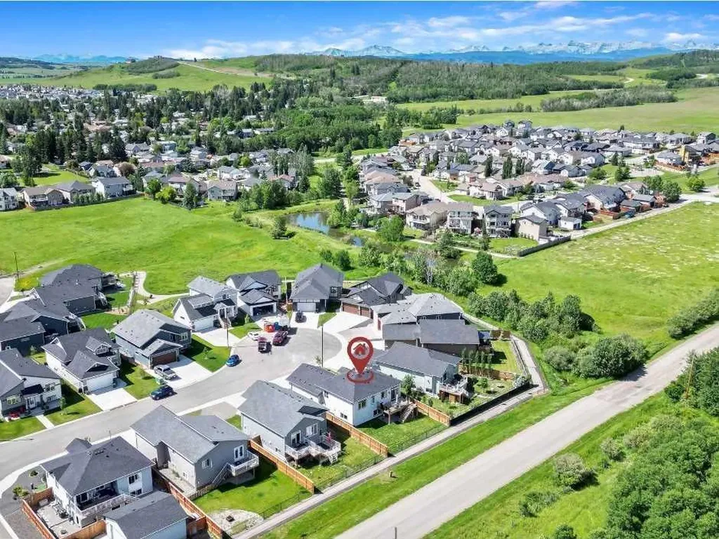 674 Anderson Close NW Diamond Valley AB T0L 2A0