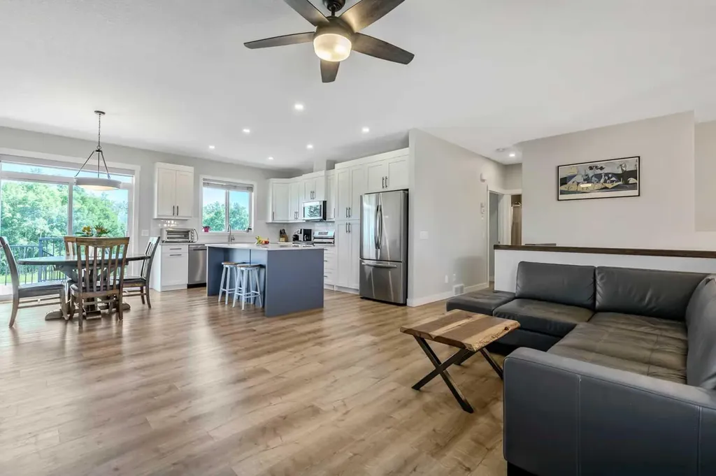 674 Anderson Close NW Diamond Valley AB T0L 2A0